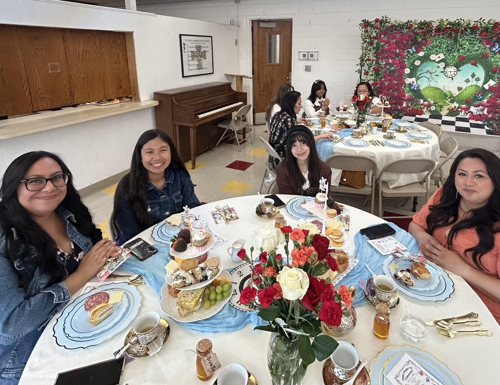 Mother daughter tea
