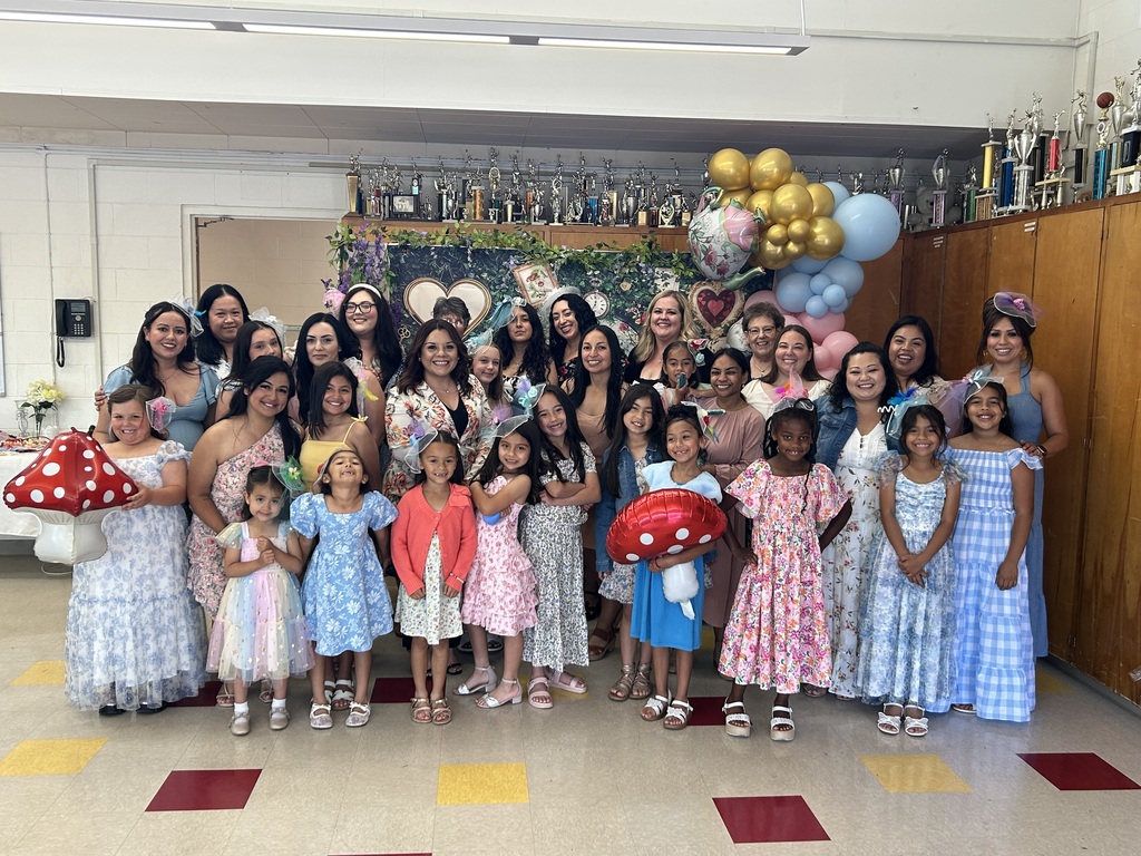 Mother daughter tea