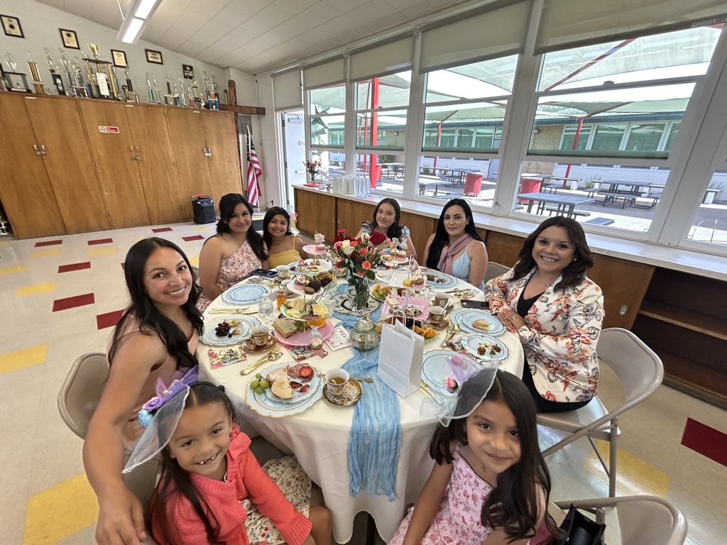 Mother daughter tea