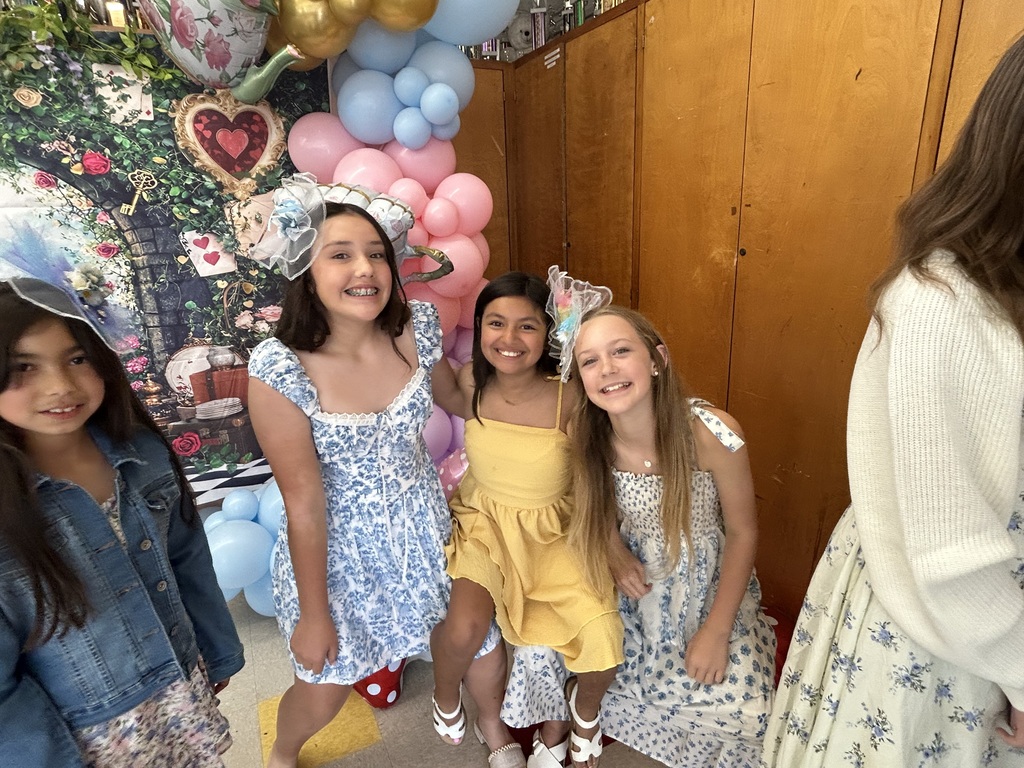 Mother daughter tea