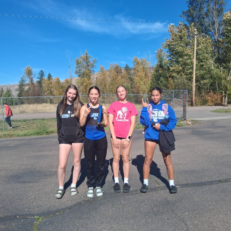 girls XC team photo 