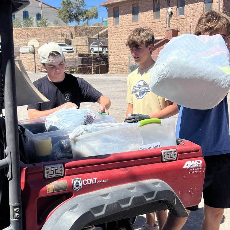 La Salle college high school volunteer visit