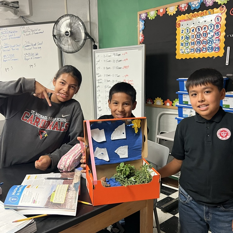 students in Earth Science Lab