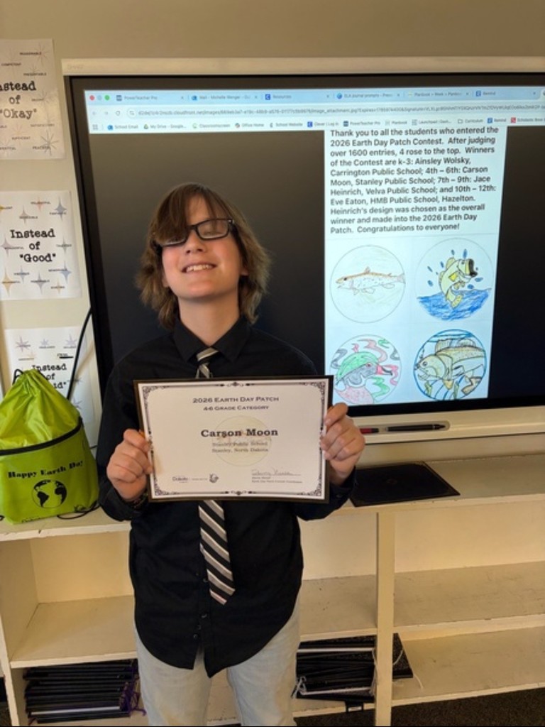 carson moon with his award