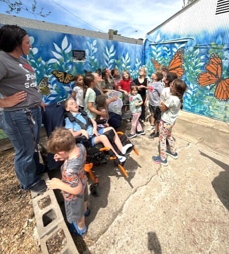 Mrs. Gloe's Class Releasing Butterflies