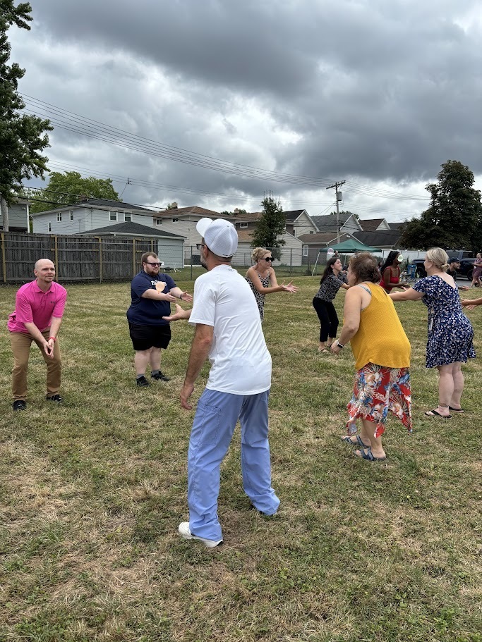 water balloon toss