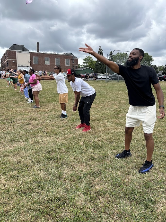 water balloon toss