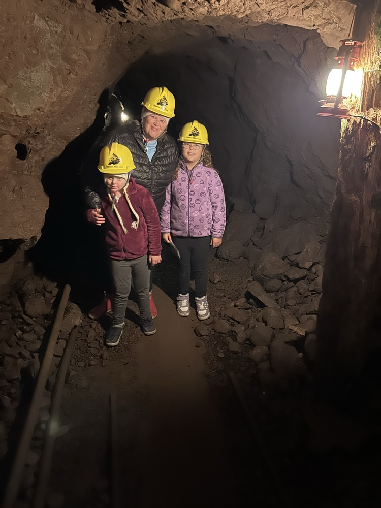 Students at Delaware Mine.