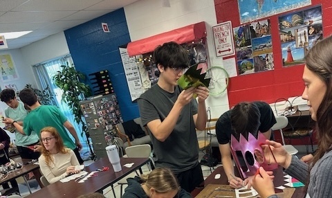 SGHS French Club Creates Moroccan Lanterns to Celebrate Culture