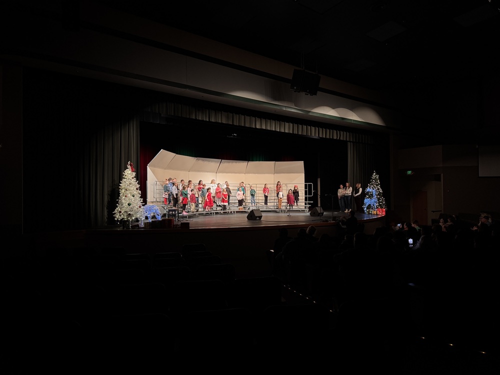 Bloomsdale Elementary Hosts 1st Grade Holiday Concert