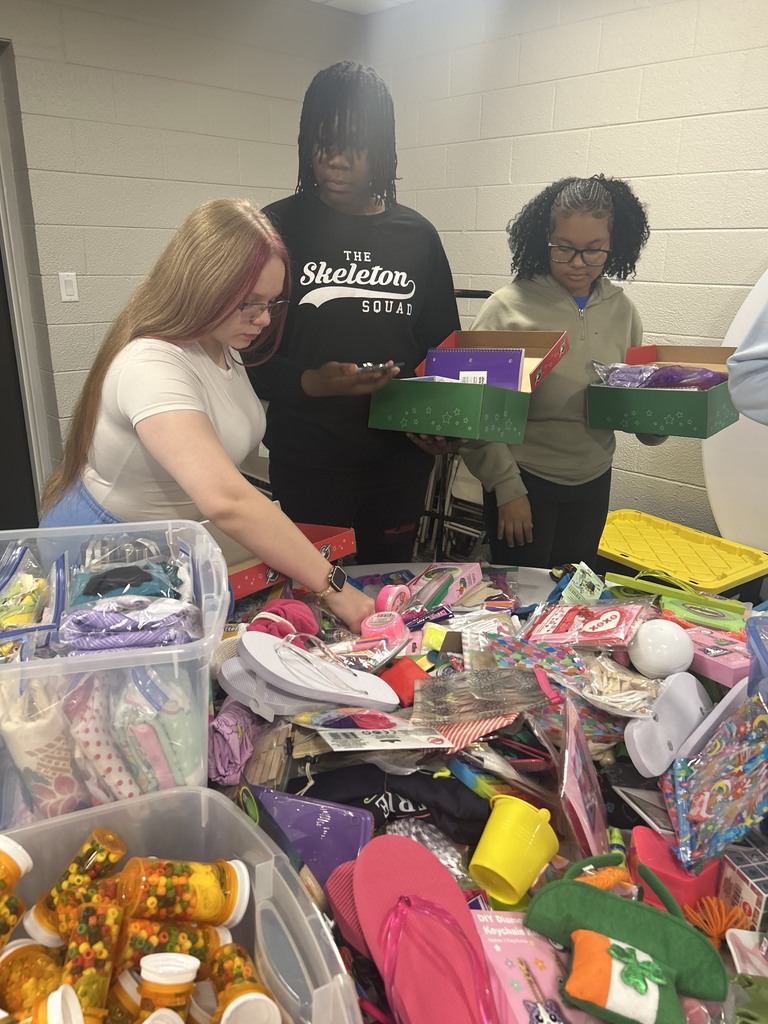 National Honor Society - Operation Christmas Child