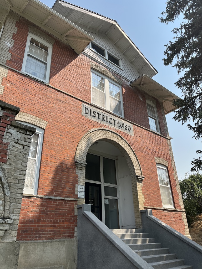 Front of Steptoe School.
