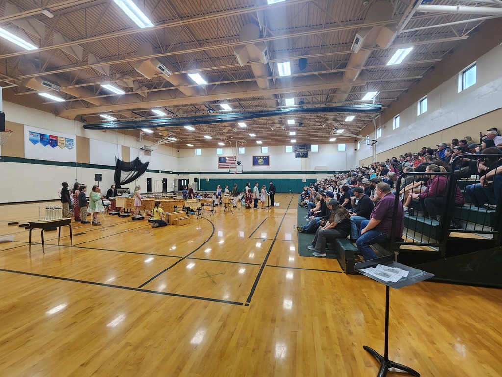 A big turn out to watch these amazing performers!