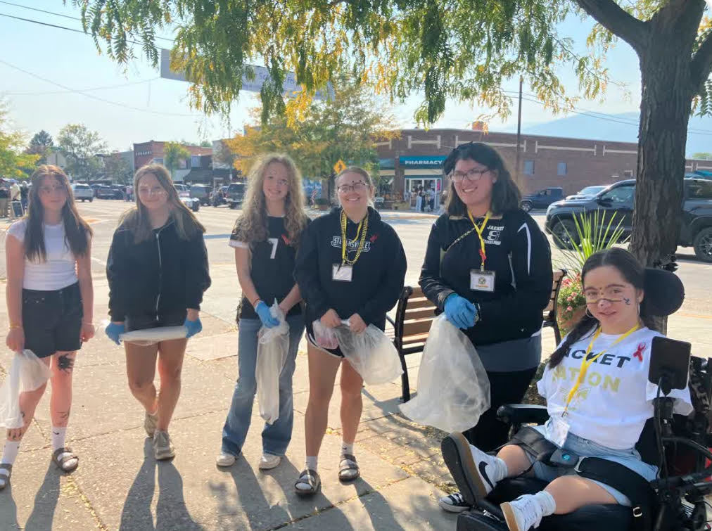 Homecoming Parade Clean Up