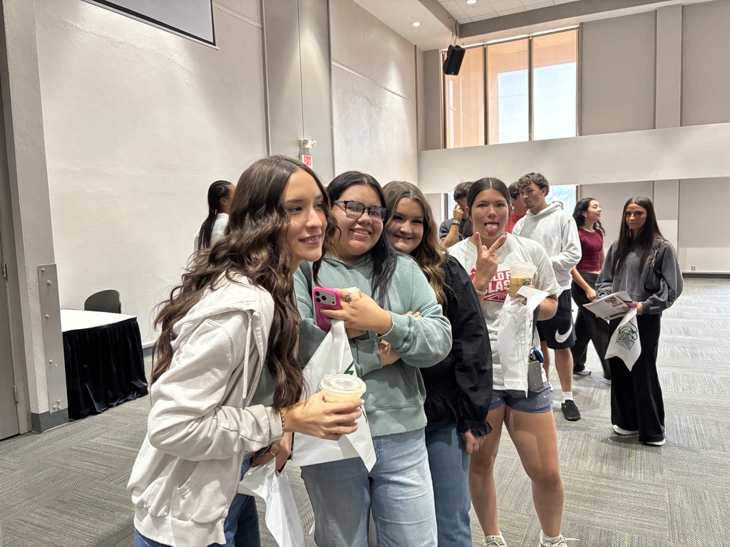 SHS seniors at the NSU college fair