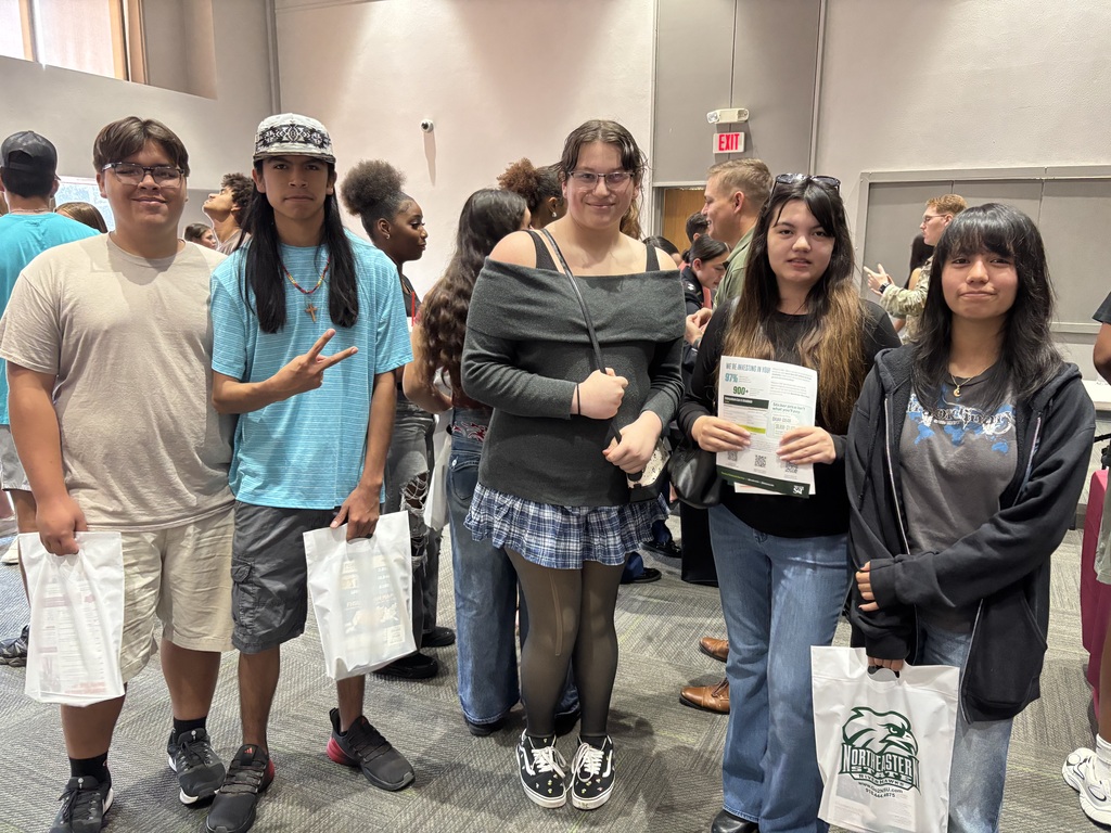 SHS seniors at the NSU college fair