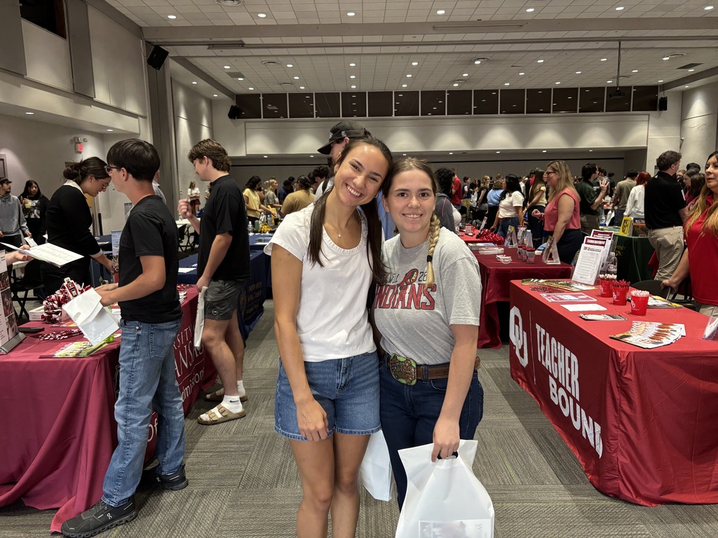 SHS seniors at the NSU college fair