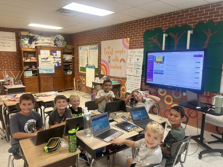 2nd Graders playing trivia.
