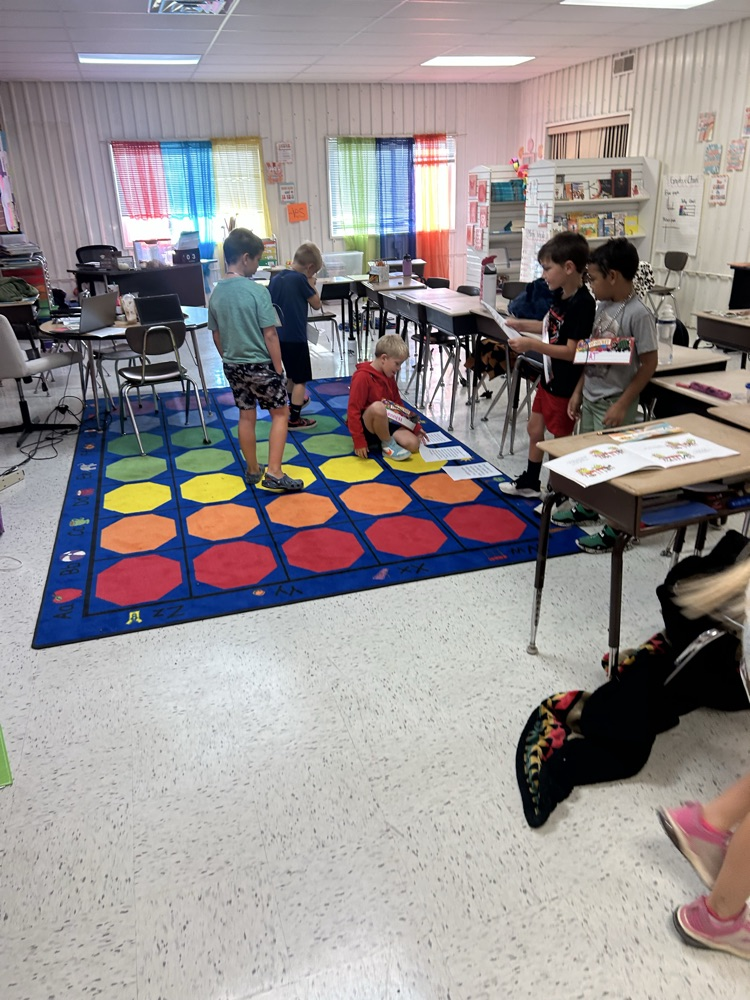 Ms. Conaway’s 2nd graders put their detective skills to the test to identify the beginning, middle, and end of her personal narrative. It took a few tries, but with teamwork and determination, they figured it out!
