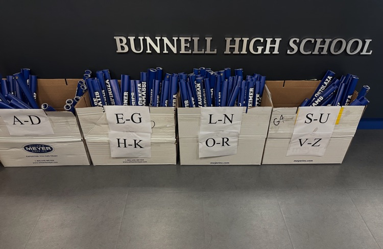 Class of 2025 Senior Banner Pick-up!