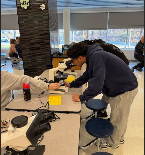 Stratford High STEM Dept Hosts STEM Night