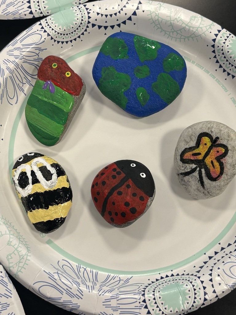 National Honor Society members celebrate Earth Day