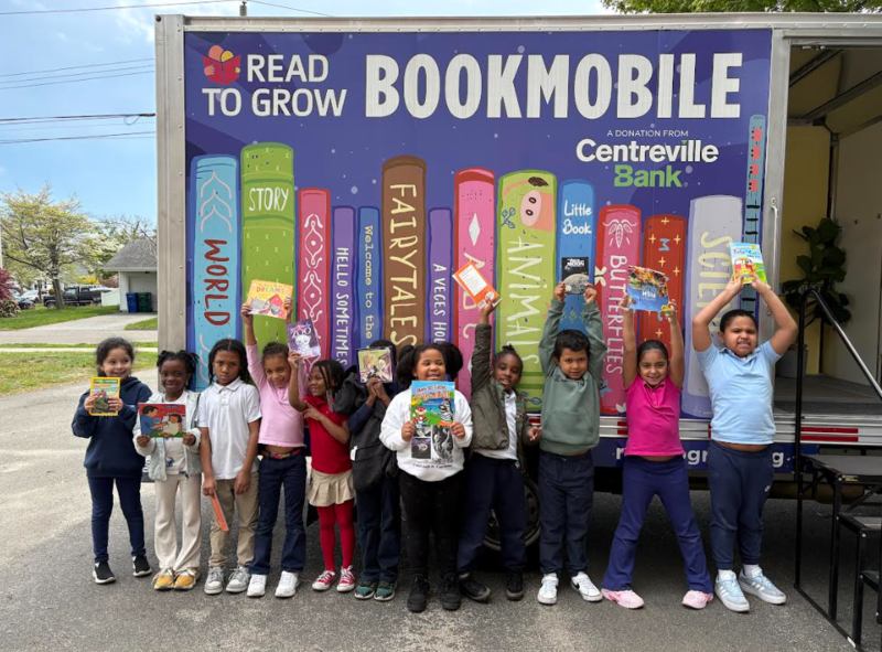 Red to Grow Book Mobile
