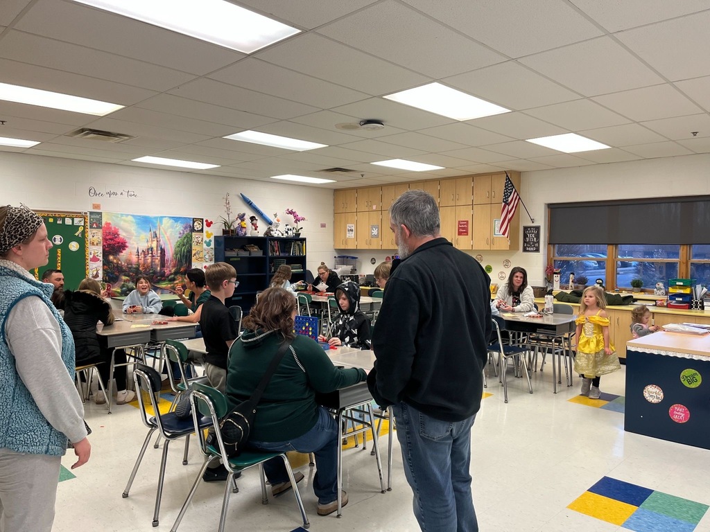 HDI Family Game Night was a hit! Around 200 people came out for an evening of fun, games, and delicious pizza. A huge thank you to our amazing staff volunteers for making it all possible! 