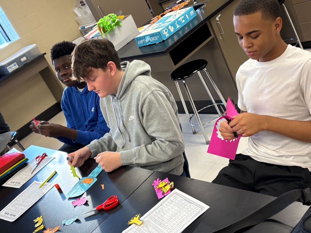 Our 8th graders are bringing genetics to life by building their own "genetic monsters"! Using Punnett squares to determine traits, students are turning abstract concepts into creative, hands-on learning. 