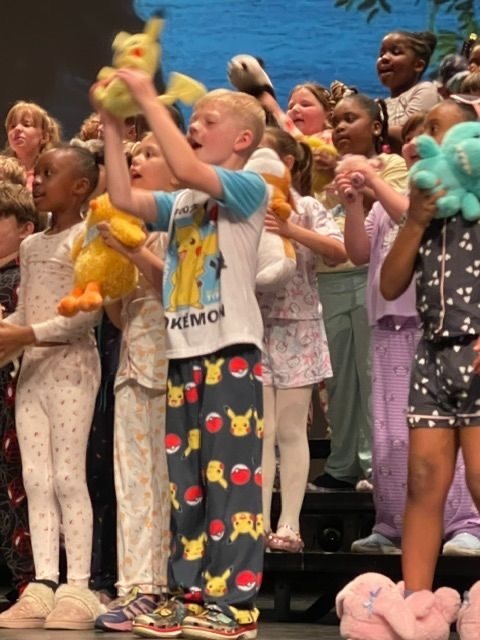 Our 2nd graders showed off their musical talents at the annual concert — comfy-cozy style! Thank you to Mrs. Mujanovic for preparing our students for a wonderful performance.
