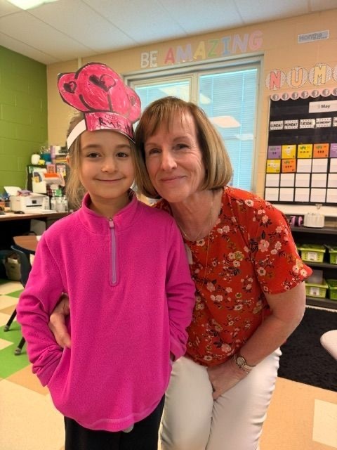 First grade students showcased their school spirit by enjoying an 80’s day this week.  We think they “nailed it”!  Our families also continued to visit and read stories to our students as part of Rockets Read Together.  This is the best time of year to enjoy reading, family, and friendship!
