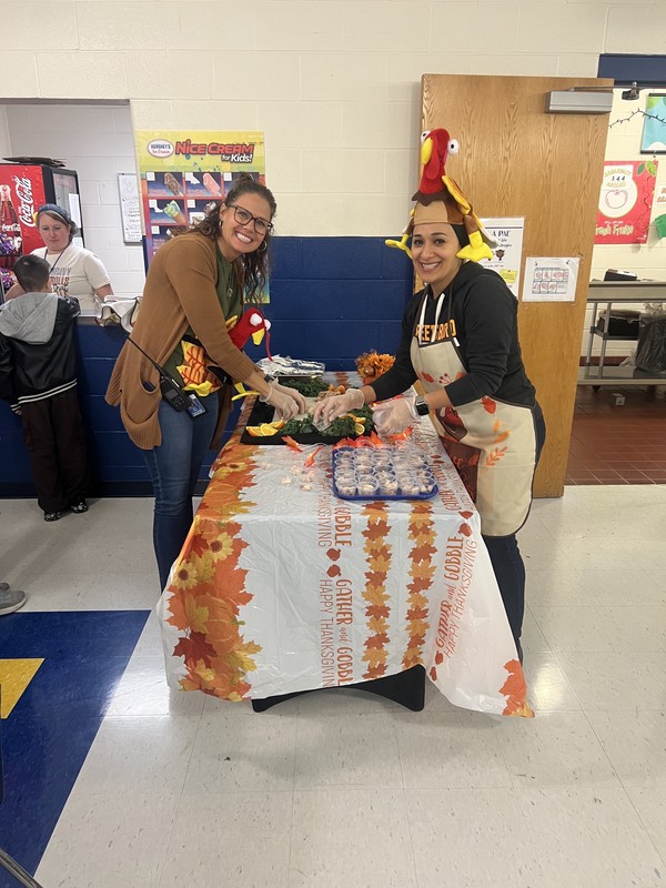 HDI Admin serving lunch