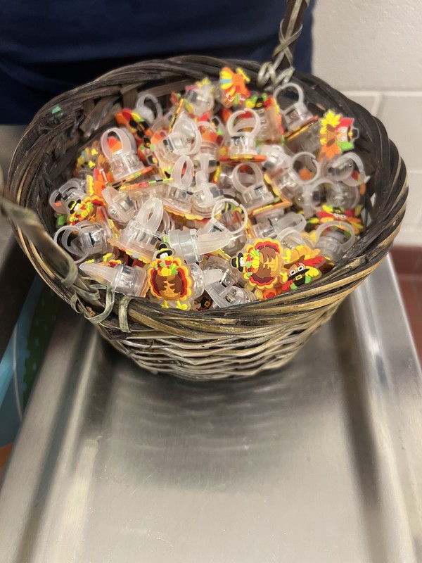 Fun Thanksgiving prizes