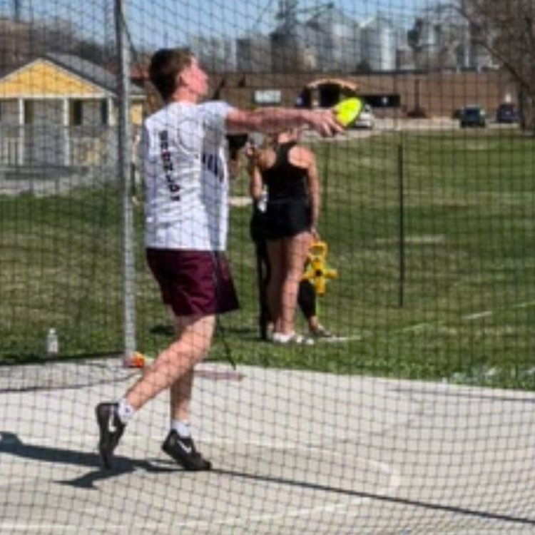 Kyler in discus