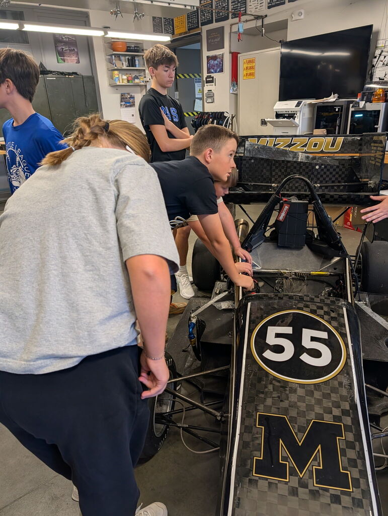 Middle school students visit MU school of engineering career exploration event.