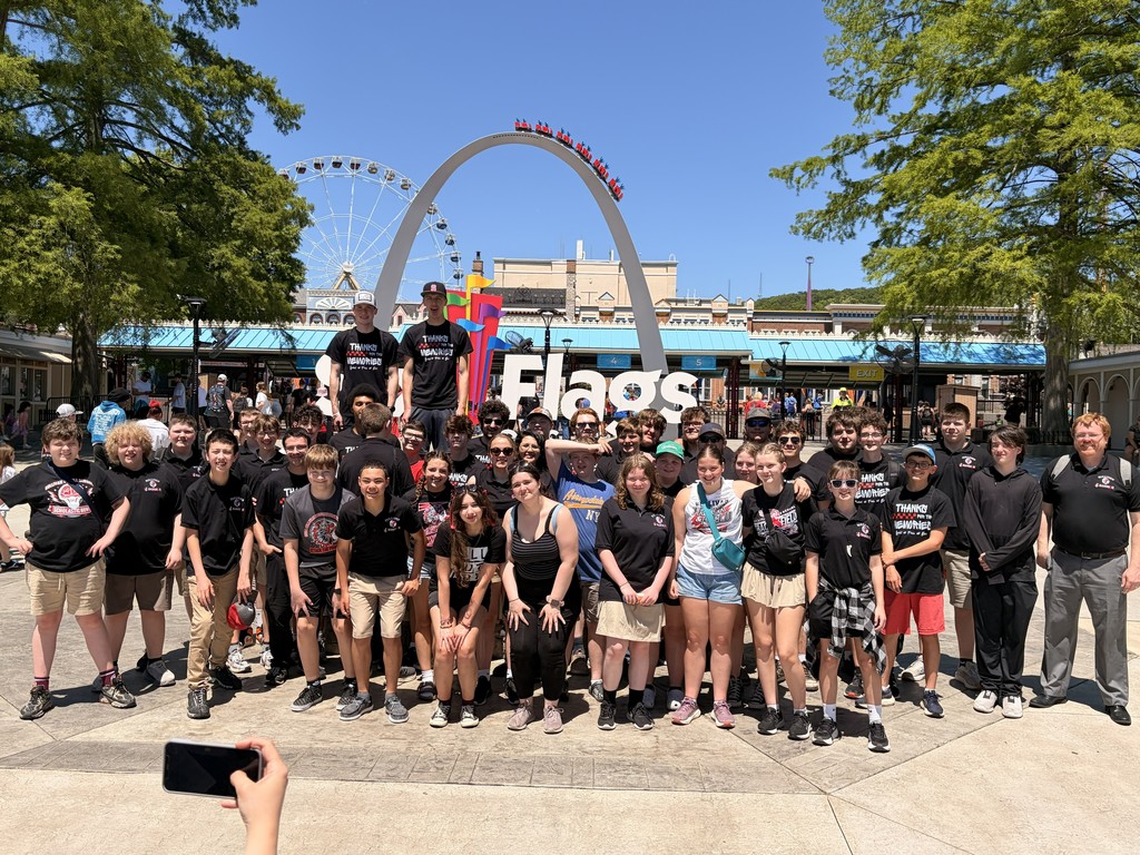 High School and Middle School Members of the Sullivan Band program pose outside of Six Flags St. Louis on Saturday