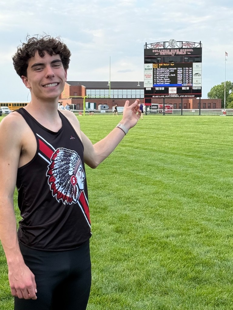 Johnny 800m School Record!