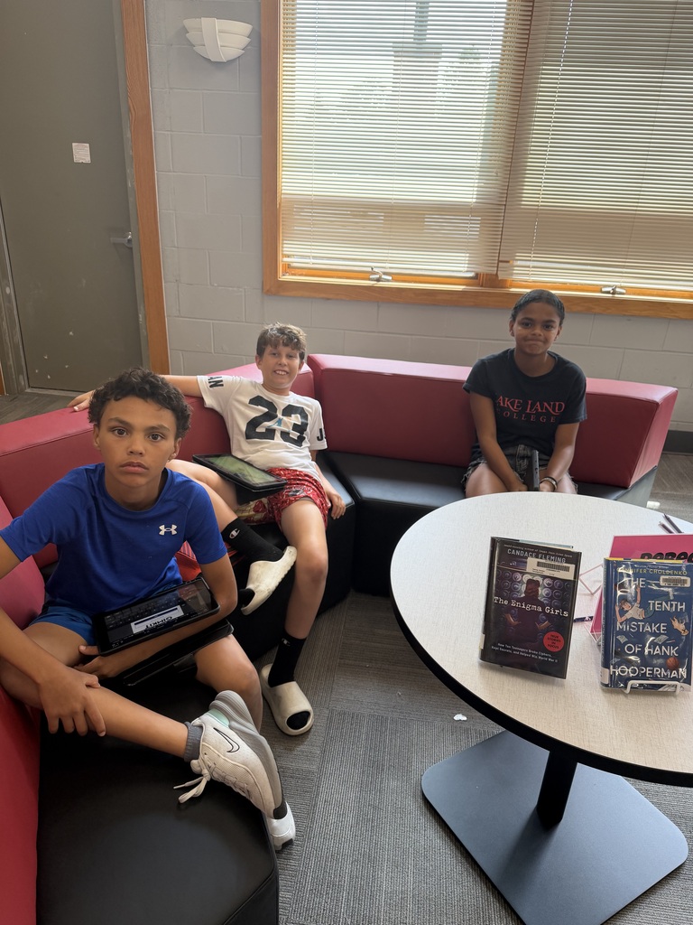 Students in SMS media center.