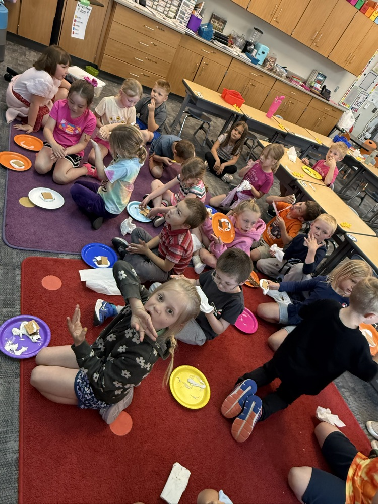 kindergarten class eating s’mores