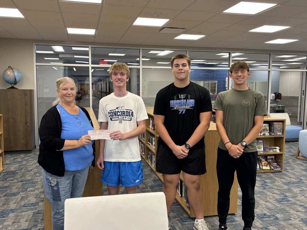 LuAnn Schindler, representing the Summerland Advocate Messenger, presented FBLA officers with a $100 check. FBLA is working toward its Ribbon Project for Alzheimer’s awareness. Nebraska FBLA state officers set a goal for local chapters across the state to raise $100,000, and Damien represented our chapter in the Walk to End Alzheimer’s.
