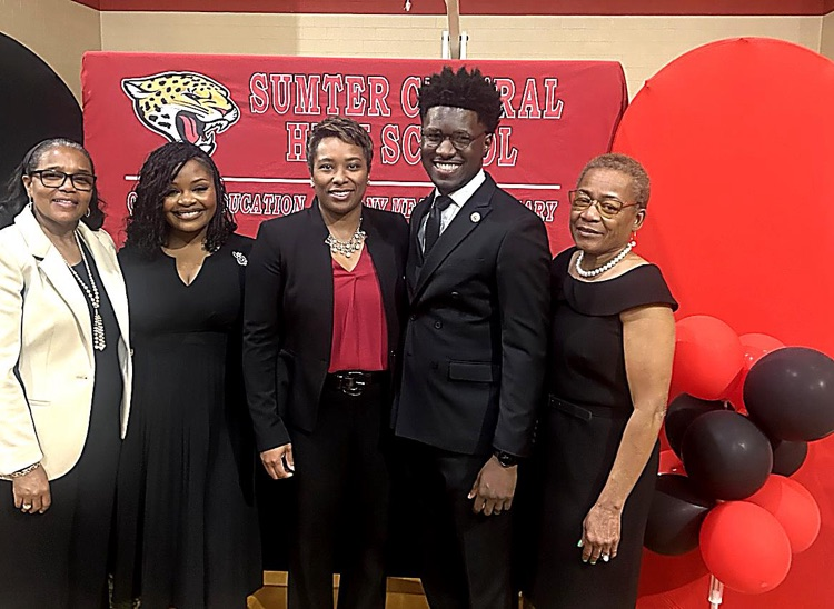 Left to Right: Mayor Pringle, Altonia Stewart, Marcy Burroughs, Tre Stewart, Betty Broadnax