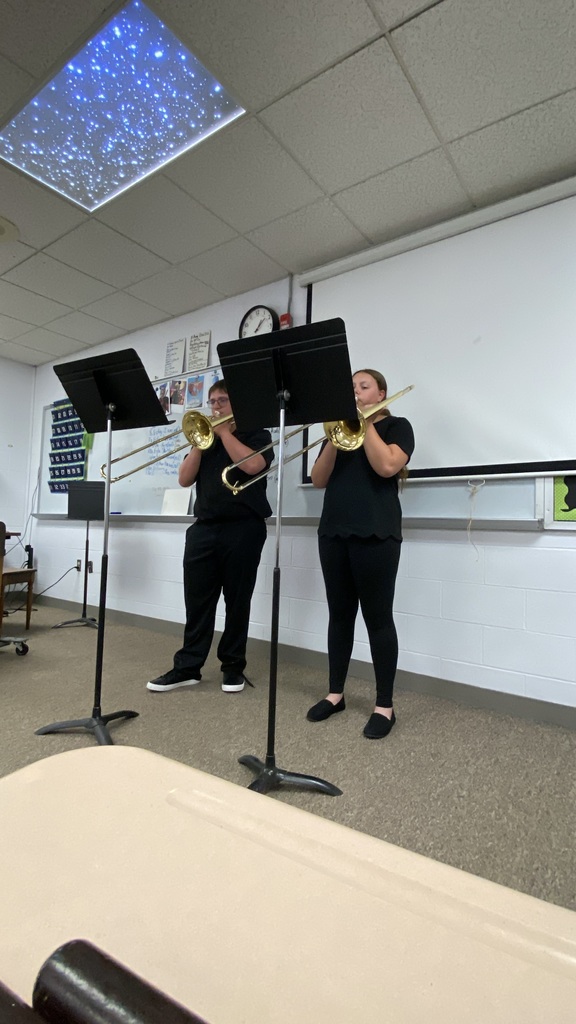 Trombone duet performing
