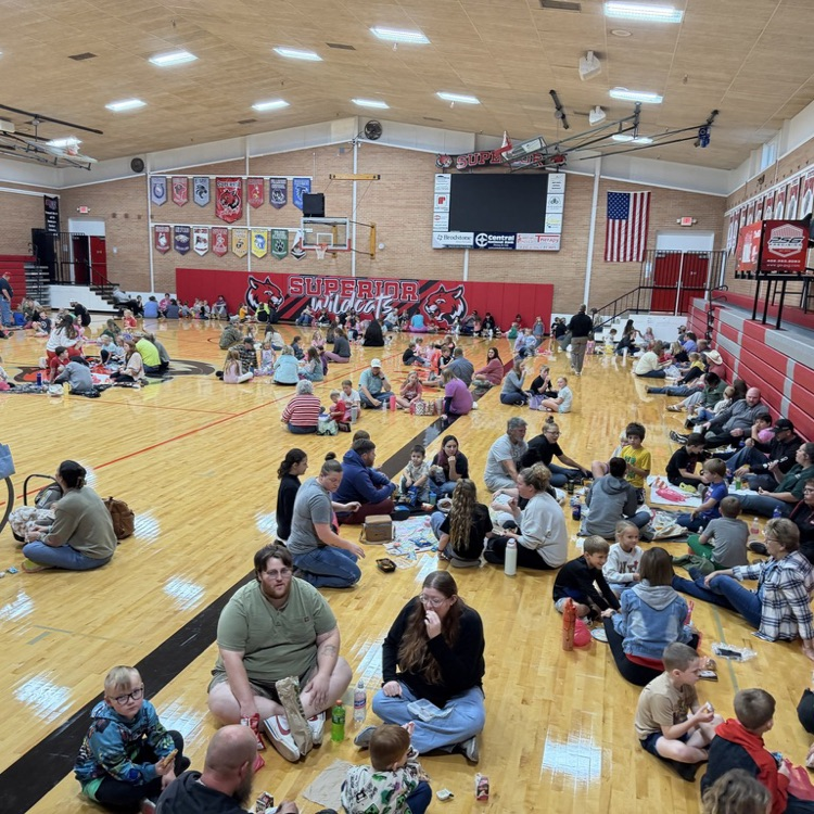 students and families eating lunch