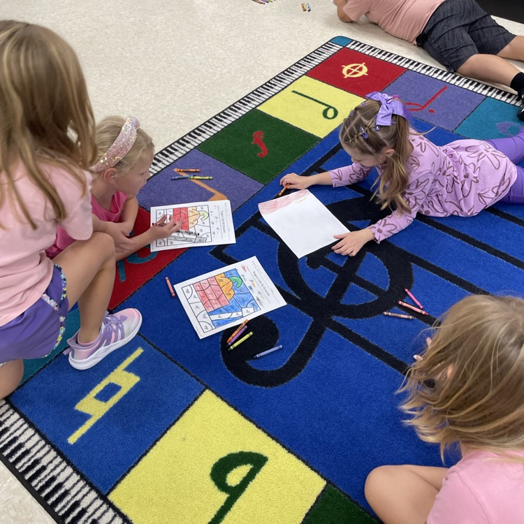 Class identifying dynamics by color code.