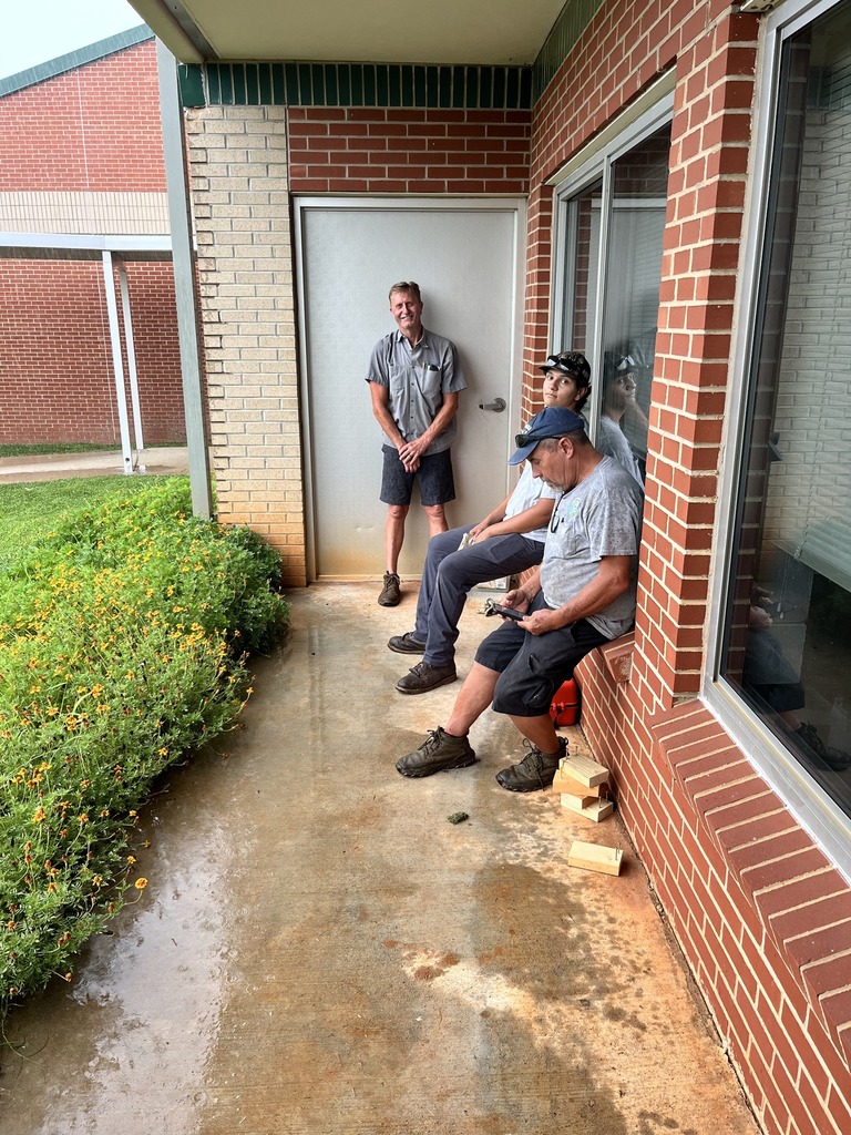 Maintenance takes a break while it rains