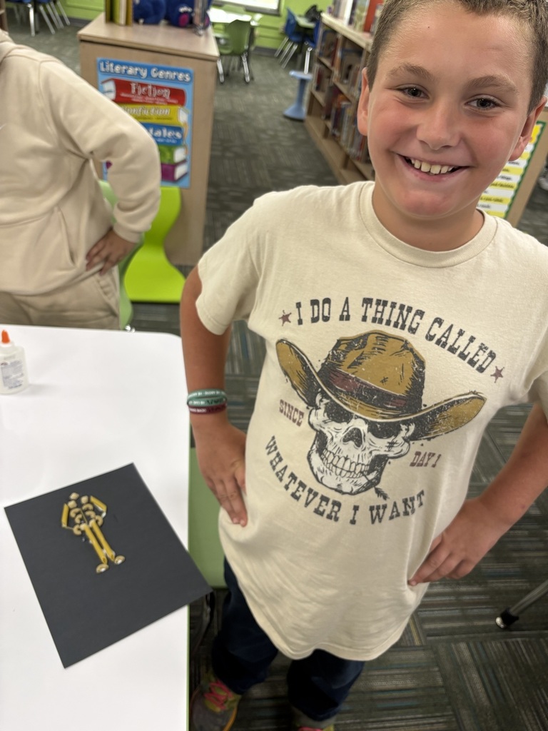 5th graders working on their body systems replicas