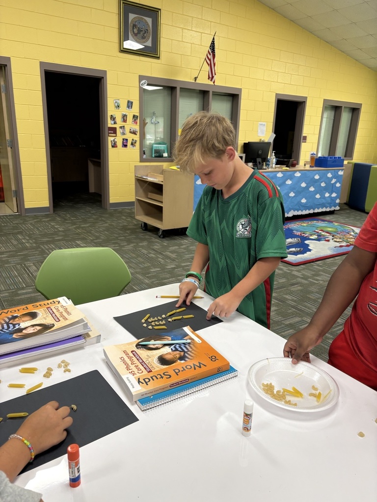 5th graders working on their body systems replicas