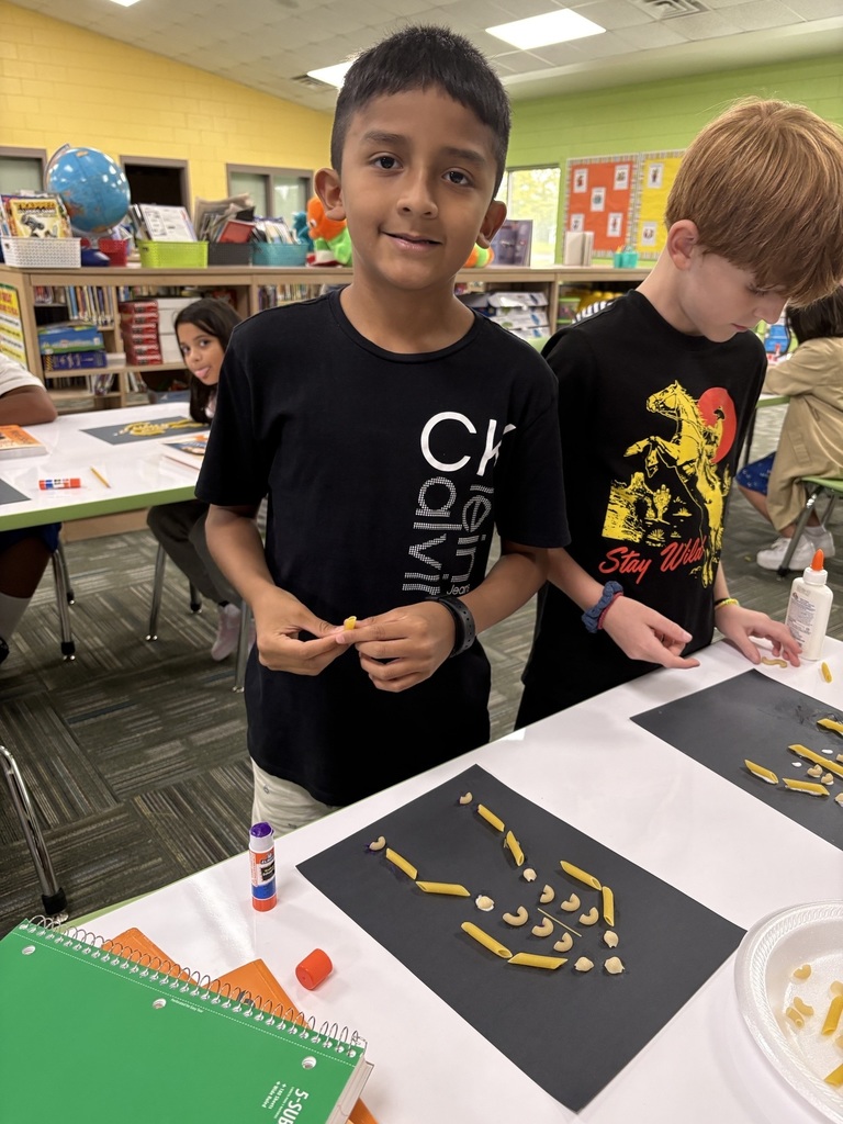 5th graders working on their body systems replicas