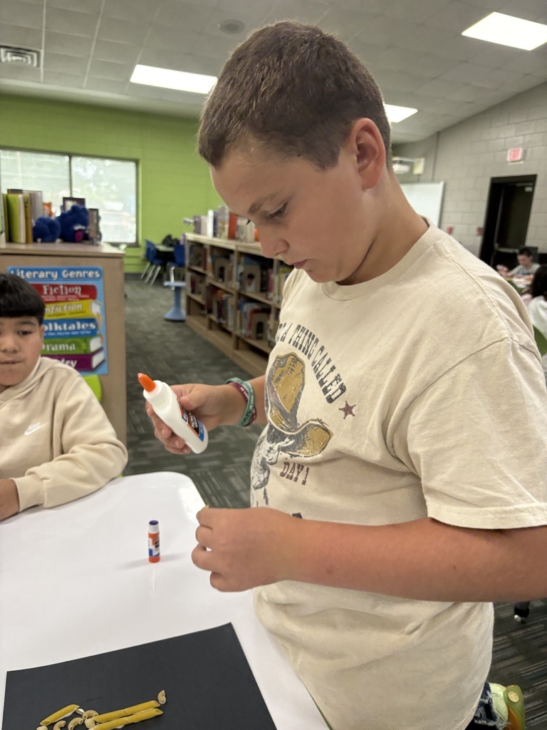 5th graders working on their body systems replicas