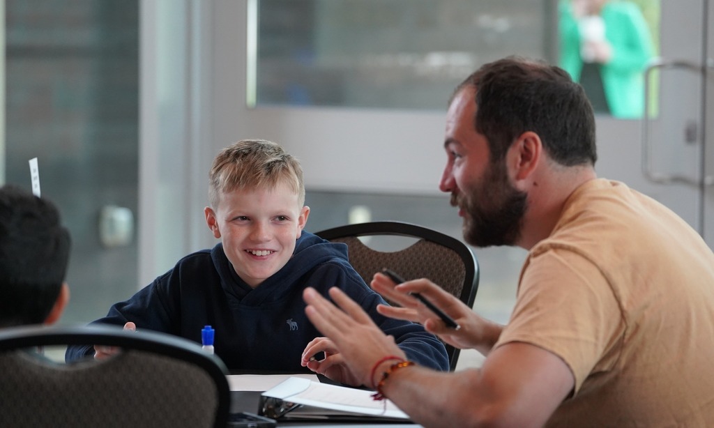 DES student collaborates with counselor